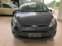 Usata Ford Fiesta 82 CV (60 kW) 2011 Blu Berlina