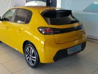 Usata Peugeot 208 Active 75 CV (55 kW) 2023 Giallo Utilitaria