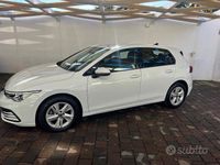 Usata VW Golf VIII Life 110 CV (80 kW) 2022 Bianco Berlina