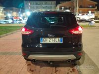 Usata Ford Kuga 150 CV (110 kW) 2015 Nero SUV