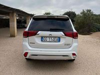 Usata Mitsubishi Outlander P-HEV Instyle 135 CV (99 kW) 2019 Bianco SUV