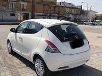 Usata Lancia Ypsilon Gold 69 CV (50 kW) 2017 Bianco Utilitaria