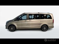 Usata Mercedes V220 Premium 163 CV (119 kW) 2022 Grigio chiaro Monovolume