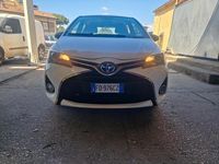 Usata Toyota Yaris Hybrid 73 CV (53 kW) 2016 Bianco Furgone