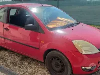 Usata Ford Fiesta 75 CV (55 kW) 2005 Rosso Utilitaria