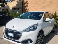 Usata Peugeot 208 Allure 82 CV (60 kW) 2016 Bianco Utilitaria