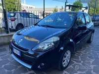 Usata Renault Clio II Luxe 75 CV (55 kW) 2010 Nero Berlina