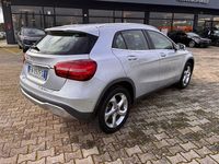 Usata Mercedes GLA200 136 CV (100 kW) 2019 Argento SUV