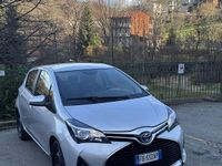Usata Toyota Yaris Hybrid Active 75 CV (55 kW) 2015 Berlina