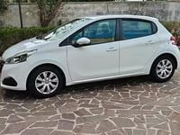 Usata Peugeot 208 82 CV (60 kW) 2015 Bianco Utilitaria