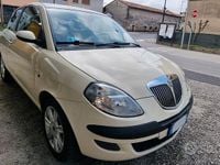 Usata Lancia Ypsilon 60 CV (44 kW) 2005 Beige Utilitaria