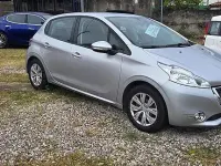 Usata Peugeot 208 82 CV (60 kW) 2012 Grigio Utilitaria