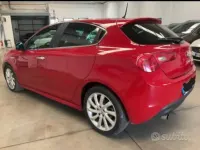 Usata Alfa Romeo Giulietta 105 CV (77 kW) 2011 Rosso Utilitaria