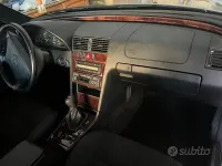 Usata Mercedes C220 Elegance 125 CV (91 kW) 1998 Grigio Berlina
