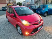 Usata Toyota Aygo 68 CV (50 kW) 2013 Rosso Utilitaria