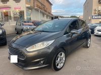 Usata Ford Fiesta Titanium 95 CV (69 kW) 2016 Grigio Berlina