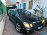 Usata Mercedes E320 Avantgarde 204 CV (150 kW) 2004 Nero Berlina