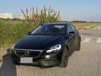 Usata Volvo V40 CC 120 CV (88 kW) 2018 Nero Station wagon