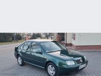 Usado VW Bora 105 CV (77 kW) 2003 Verde Berlina