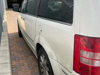 Usata Chrysler Voyager 163 CV (119 kW) 2010 Bianco Monovolume