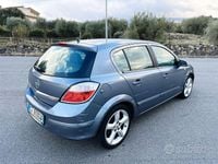 Usata Opel Astra 101 CV (74 kW) 2005 Grigio Berlina