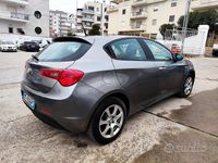 Usata Alfa Romeo Giulietta 109 CV (80 kW) 2011 Grigio Utilitaria