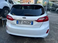 Usata Ford Fiesta ST-Line 86 CV (63 kW) 2018 Bianco Utilitaria