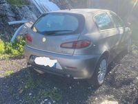 Second-hand Alfa Romeo 147 150 CP (110 kW) 2005 Gri Hatchback