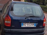 Usata Opel Zafira 2002 Blu Monovolume