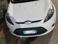 Usata Ford Fiesta 90 CV (66 kW) 2010 Bianco Utilitaria