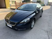 Usata Volvo V40 120 CV (88 kW) 2016 Blu Berlina