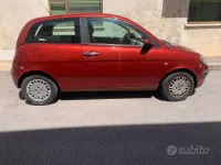 Usata Lancia Ypsilon 60 CV (44 kW) 2004 Rosso Utilitaria
