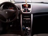 Gebraucht Peugeot 207 Active 68 PS (50 kW) 2012 Limousine