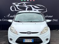 Usata Ford Fiesta Titanium 70 CV (51 kW) 2010 Bianco Utilitaria