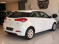 Usata Hyundai i20 Style 84 CV (61 kW) 2016 Bianco Utilitaria