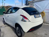 Usata Lancia Ypsilon Silver 85 CV (62 kW) 2013 Bianco Utilitaria