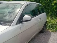 Usata Lancia Ypsilon 75 CV (55 kW) 2011 Argento Utilitaria