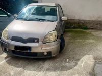 Usata Toyota Yaris 105 CV (77 kW) 2004 Grigio Utilitaria