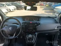 Usata Lancia Ypsilon 75 CV (55 kW) 2012 Grigio Utilitaria