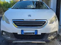 Usata Peugeot 2008 Allure 92 CV (67 kW) 2014 Bianco SUV