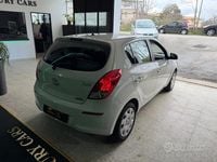 Usata Hyundai i20 74 CV (54 kW) 2012 Bianco Utilitaria