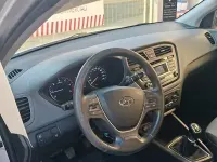 Usata Hyundai i20 75 CV (55 kW) 2017 Grigio Berlina