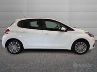 Usata Peugeot 208 Active 82 CV (60 kW) 2018 Bianco Utilitaria