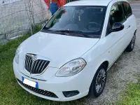 Usata Lancia Ypsilon 75 CV (55 kW) 2011 Bianco Utilitaria