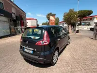 Usata Renault Scénic 110 CV (80 kW) 2010 Nero Monovolume