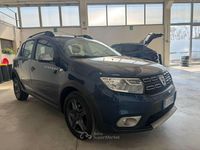 Usata Dacia Sandero Stepway 90 CV (66 kW) 2017 Blu Berlina