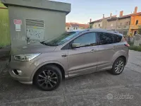 Usata Ford Kuga Vignale 179 CV (131 kW) 2018 SUV
