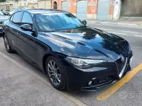 Usata Alfa Romeo Giulia Super 180 CV (132 kW) 2018 Bluazzurro Berlina
