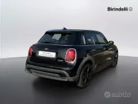 Usata Mini Cooper Business 136 CV (100 kW) 2021 Midnight black metallizzato Utilitaria