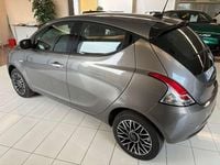 Usata Lancia Ypsilon 69 CV (50 kW) 2024 Grigio pietra Utilitaria
